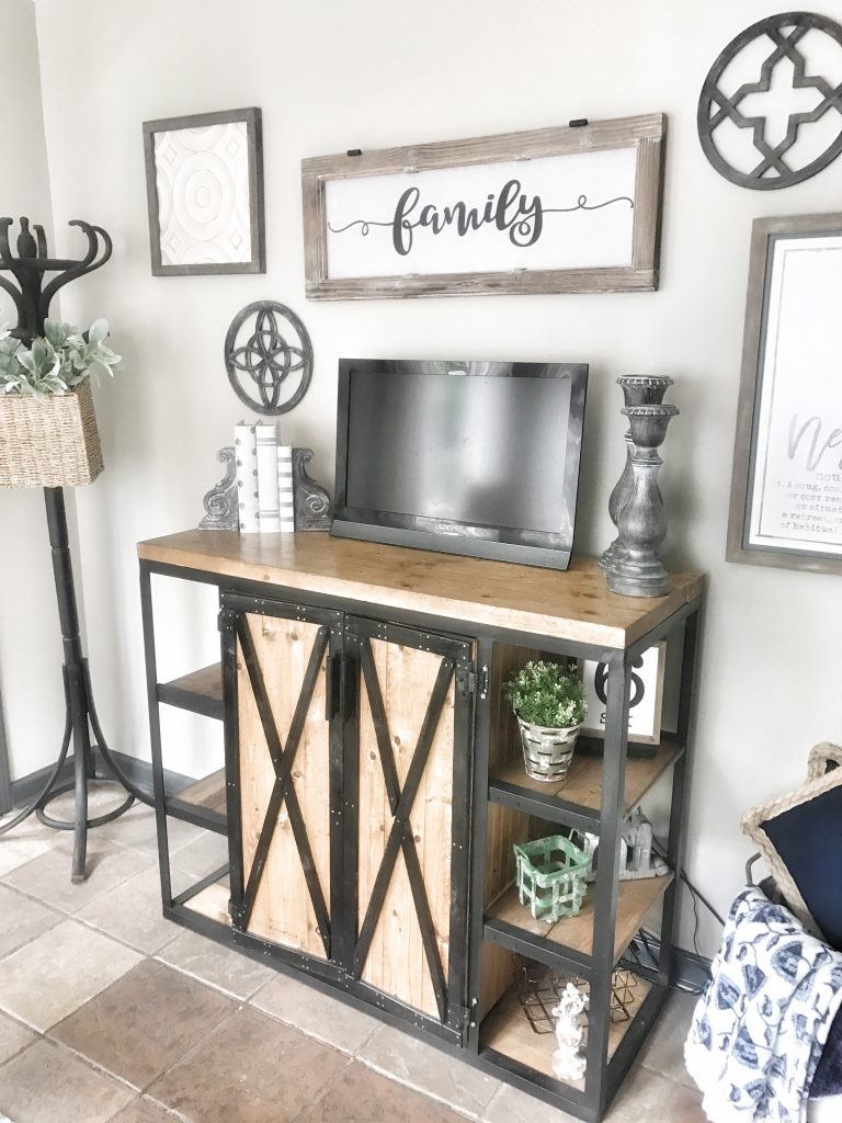 tv area decorated with farmhouse decor